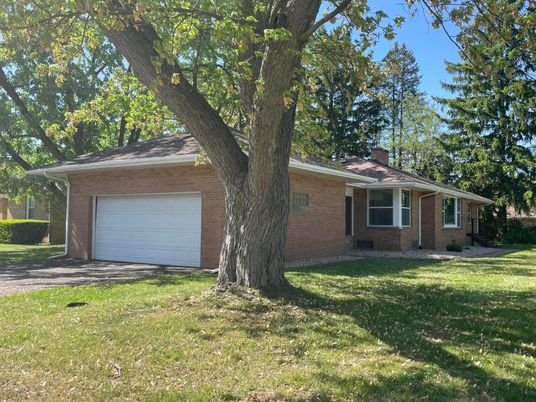 Attached, Exterior, Facade, Brick Facade, Ranch
