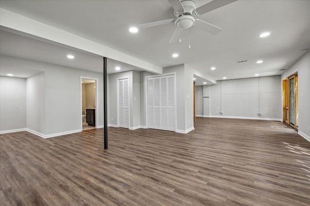 Empty room, Interior, Recessed Lighting, Wood Texture Flooring