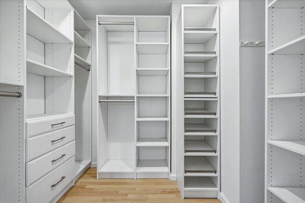 Interior, Walk-in Closets, Wood Texture Flooring