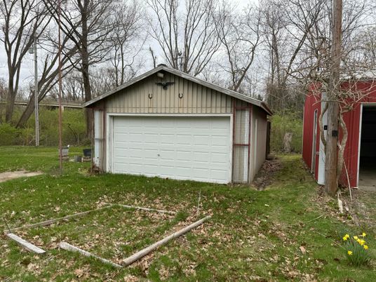 Detached Garage, Exterior