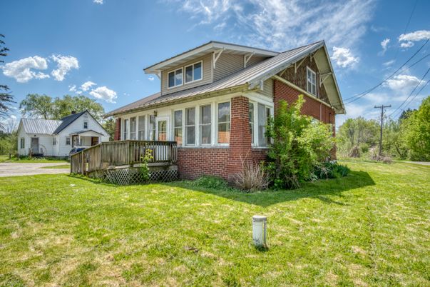 Backyard, Exterior, Facade, Brick Facade, American Foursquare