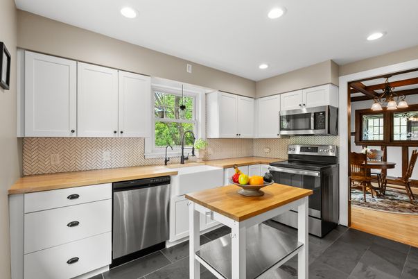 Dining room, Interior, Kitchen, Recessed Lighting, Stainless Steel Appliances