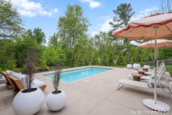 Exterior, Pool