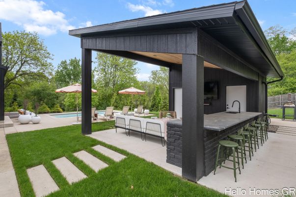 Exterior, Pool