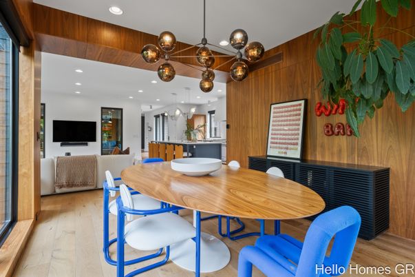 Dining room, Interior, Kitchen, Pendant Lights, Recessed Lighting, Wood Texture Flooring