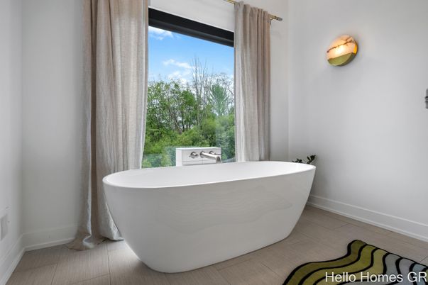Bathroom, Free Standing Baths, Interior