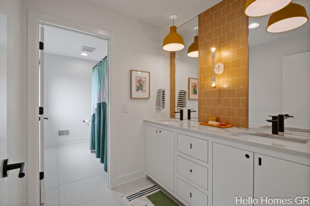 Bathroom, Dual Sink Vanities, Interior, Recessed Lighting