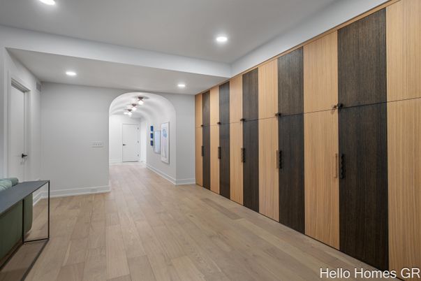 Interior, Recessed Lighting, Wood Texture Flooring