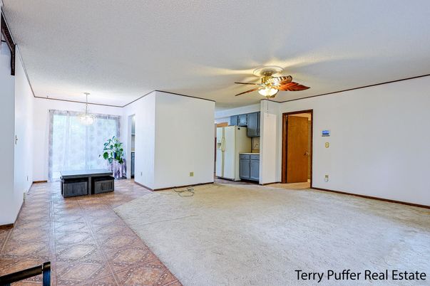 Chandelier, Empty room, Interior, Kitchen