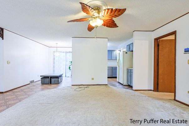 Chandelier, Empty room, Interior, Kitchen