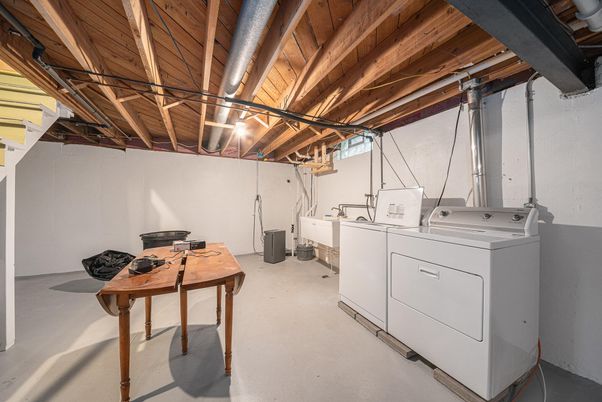 Interior, Washer, Wooden Beams, Wooden Ceilings