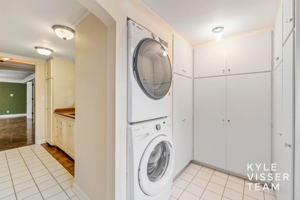 Interior, Utility Closets, Washer, Wood Texture Flooring