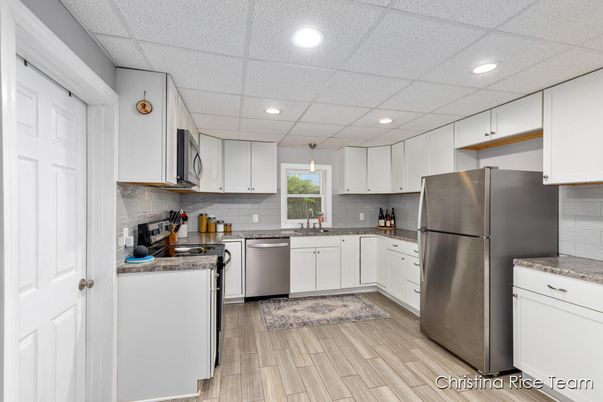 Interior, Kitchen, Recessed Lighting, Wood Texture Flooring