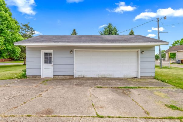 Detached Garage, Exterior