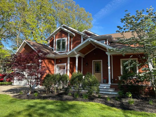 Exterior, Facade, Brick Facade, American Craftsman