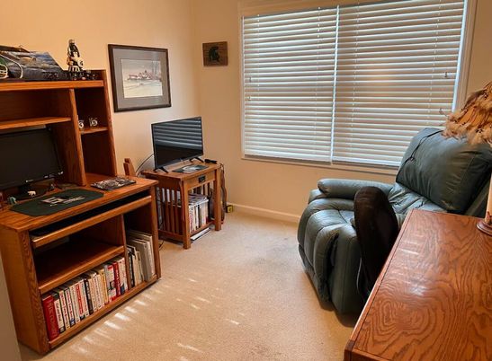 Home Office, Interior