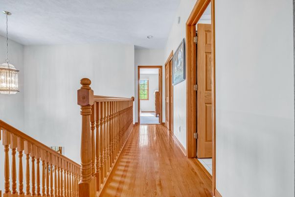 Interior, Pendant Lights, Wood Texture Flooring