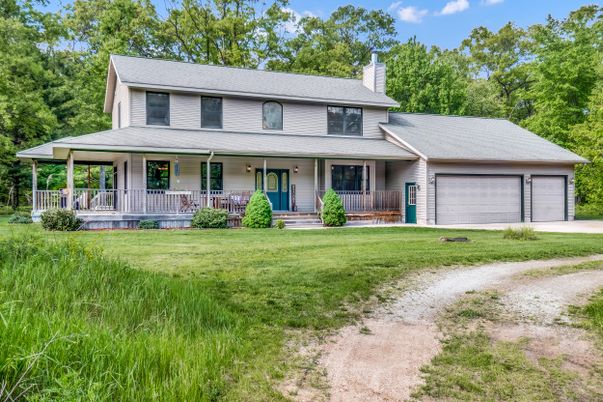Attached, Exterior, Facade, Farmhouse