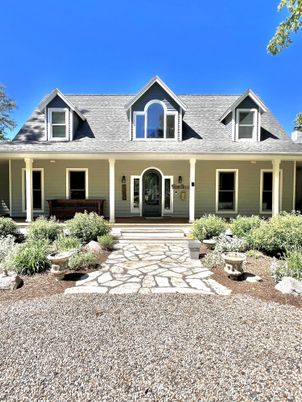 Exterior, Facade, Cape Cod