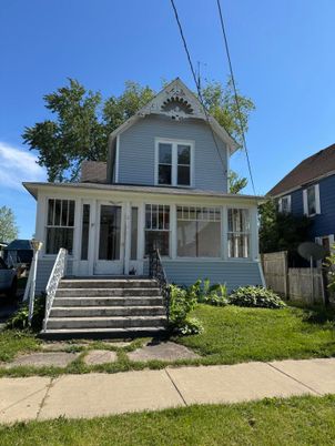 Exterior, Facade, Queen Anne Victorian