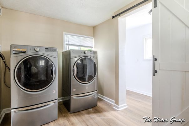 Interior, Utility Closets, Washer, Wood Texture Flooring