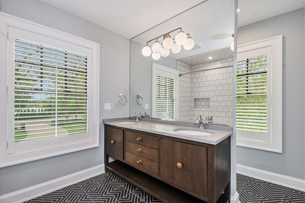 Bathroom, Dual Sink Vanities, Interior, Recessed Lighting