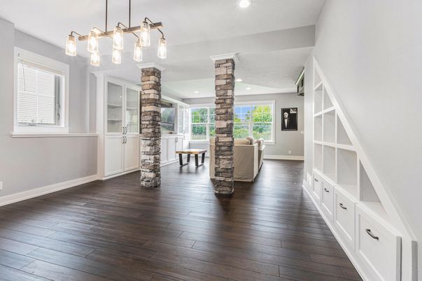 Interior, Pendant Lights, Recessed Lighting, Wood Texture Flooring