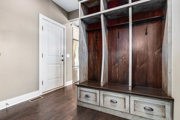 Interior, Walk-in Closets, Wood Texture Flooring