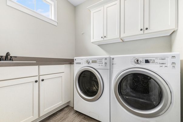 Interior, Washer, Wood Texture Flooring