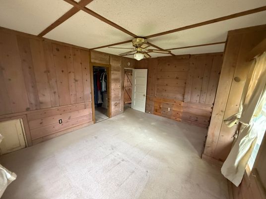 Empty room, Interior, Wooden Beams, Wooden Walls