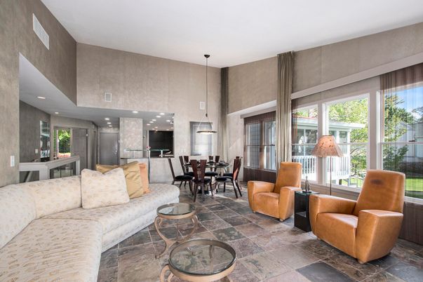Dining room, Interior, Living room, Pendant Lights, Recessed Lighting