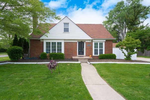 Exterior, Facade, Brick Facade, Cape Cod