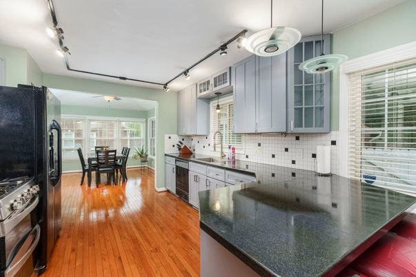 Dining room, Interior, Kitchen, Pendant Lights, Wood Texture Flooring