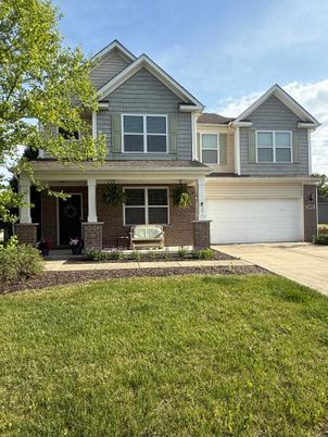 Attached, Exterior, Facade, American Craftsman