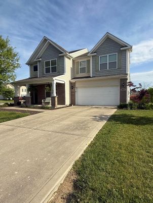Attached, Exterior, Facade, American Craftsman