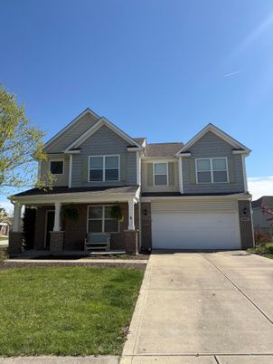 Attached, Exterior, Facade, American Craftsman
