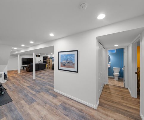 Bathroom, Interior, Recessed Lighting, Wood Texture Flooring