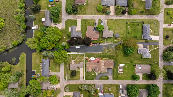 Exterior, Drone