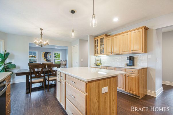 Chandelier, Dining room, Interior, Kitchen, Pendant Lights, Recessed Lighting, Wood Texture Flooring