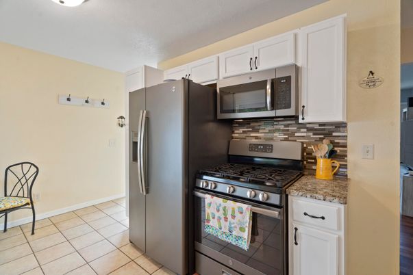 Interior, Kitchen, Stainless Steel Appliances