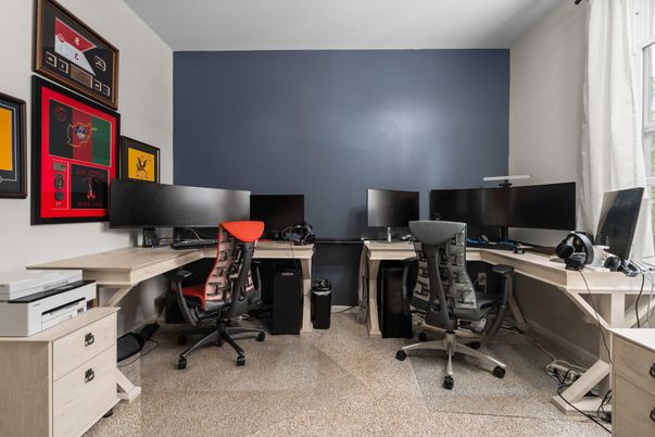 Home Office, Interior