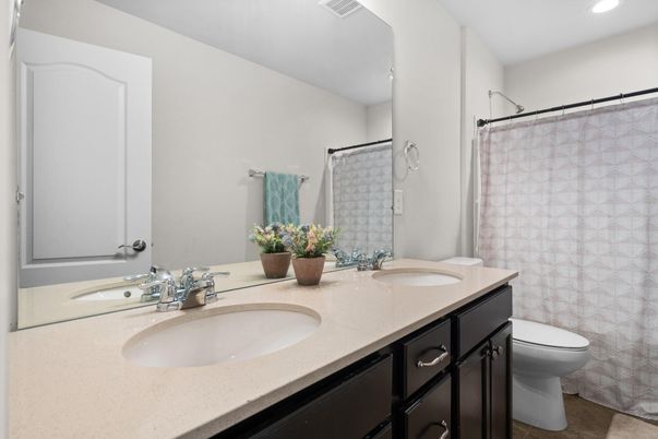 Bathroom, Dual Sink Vanities, Interior, Recessed Lighting