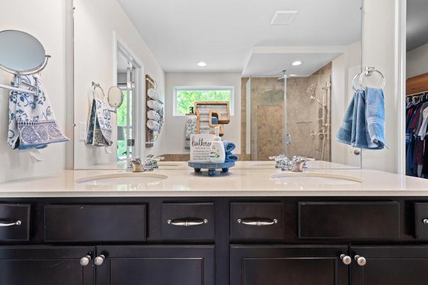Bathroom, Dual Sink Vanities, Interior, Recessed Lighting
