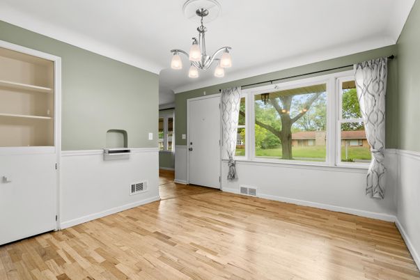 Empty room, Interior, Pendant Lights, Wood Texture Flooring