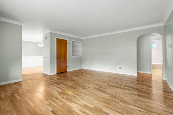 Empty room, Interior, Pendant Lights, Wood Texture Flooring