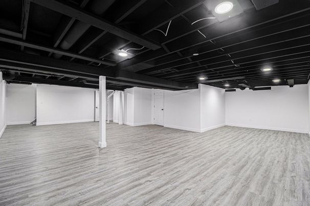Empty room, Interior, Recessed Lighting, Wood Texture Flooring
