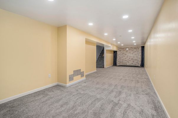 Empty room, Interior, Recessed Lighting
