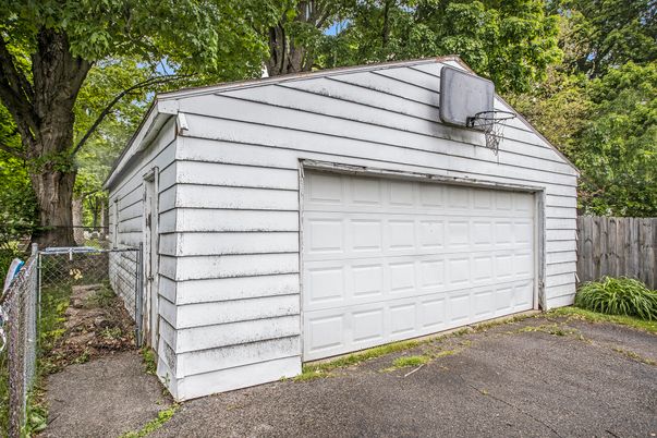 Detached Garage, Exterior