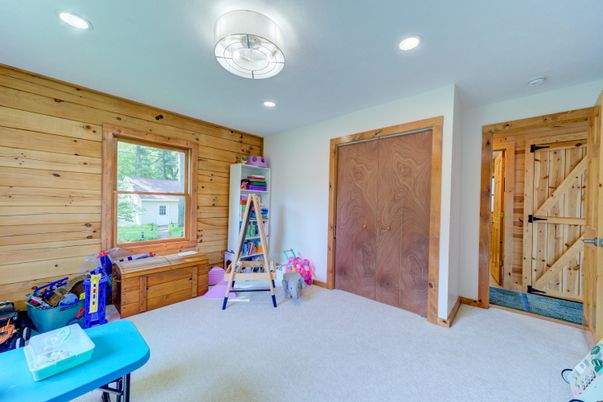 Empty room, Interior, Recessed Lighting, Wooden Walls