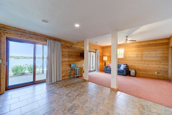 Empty room, Interior, Recessed Lighting, Wooden Walls